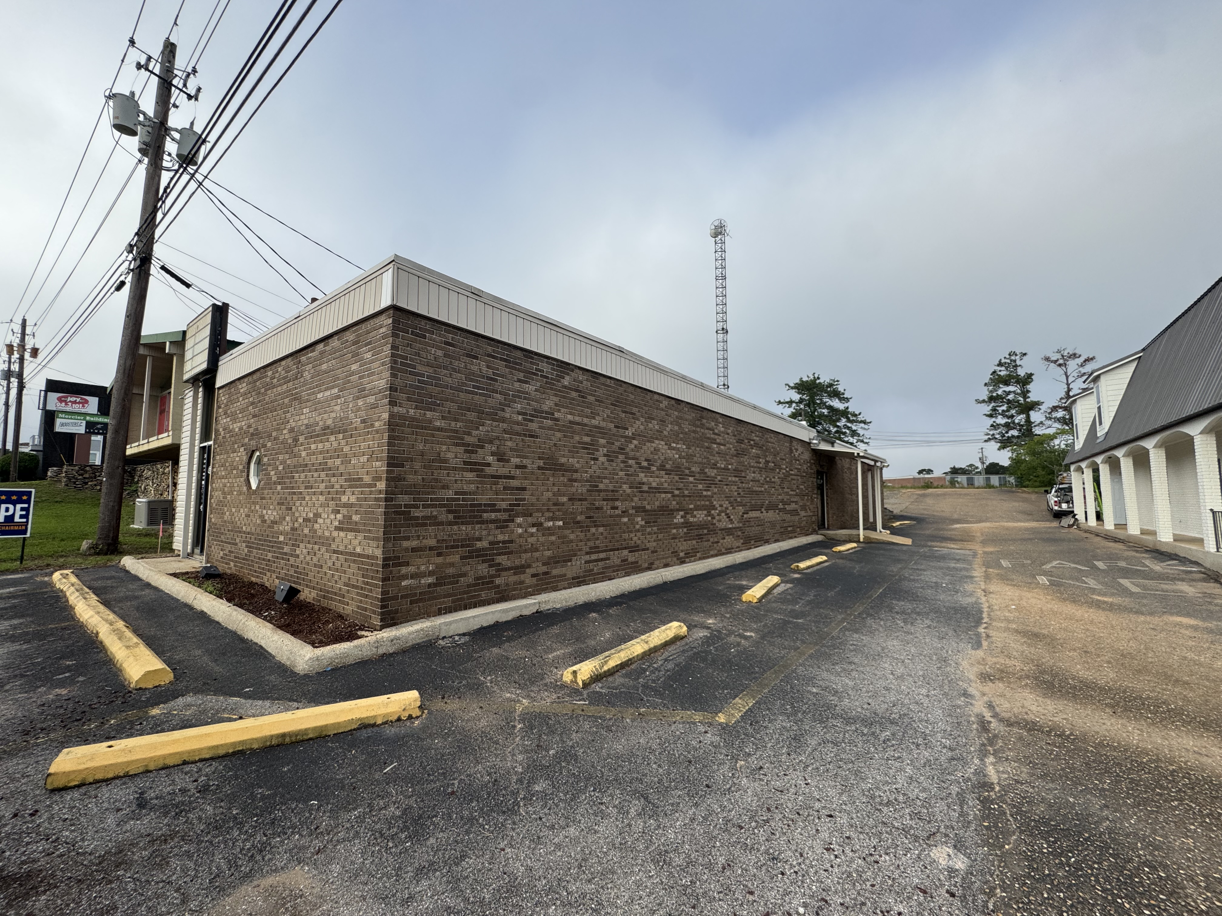 2571 Montgomery Highway